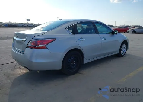 2015 Nissan Altima 2.5/2.5 S/2.5 Sl/2.5 Sv из США, поврежденный, VIN 1N4AL3AP1FN322589